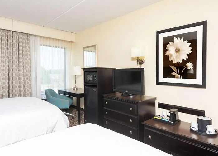 Hampton Inn & Suites Cleveland-Airport/Middleburg Heights